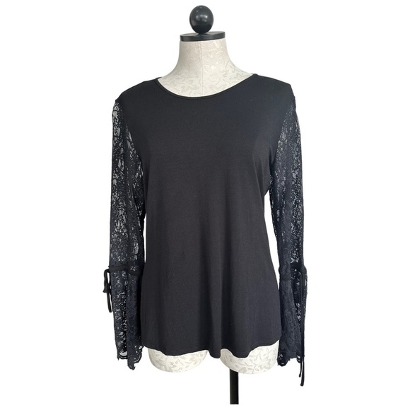 Vince Camuto Black Lace Bell Sleeve Blouse Keyhole Button Back Size Medium - Picture 10 of 16